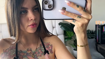 hd я так возбуждаюсь снимая свое тело утром что трю палец в киску porn