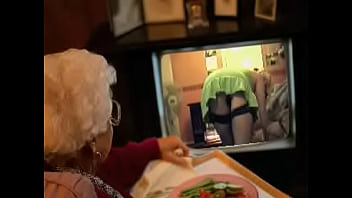 hd hi my names kelly wright i am a slut so please come and use me like one even if you do not shoot a laod i want your porn