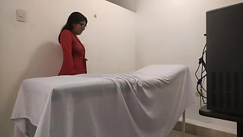 hd change of plans doctor was going to give massage to female patient but the patient turned out to be a whore and porn