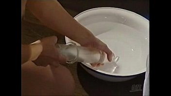 hd ダイジェスト版　エネマの天使タチⅲおしっこ浣腸ペニスバンド排泄5分55秒45mb129kbps320x240 porn